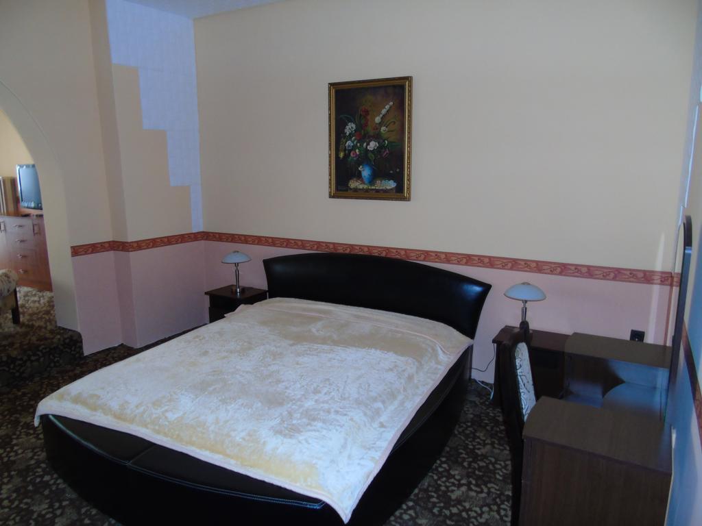 Főnix Panzió Pápa Exterior foto